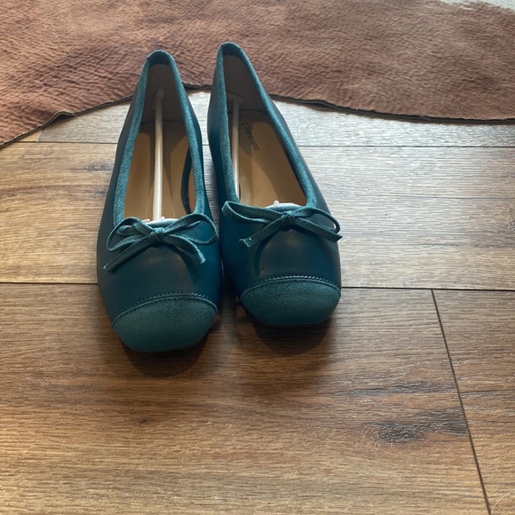 C.Paravano emerald green ballerina flats - Picture 3 of 8